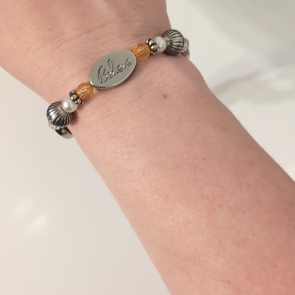 818 Orange‎ Pearl Silver Engraved Heart Charm Tennis Bracelet with Toggle Clasp